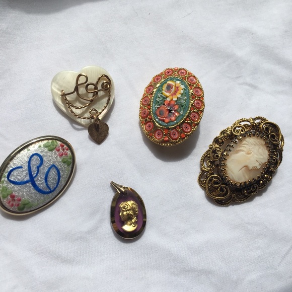 5 set of vintage pins - Picture 2 of 3